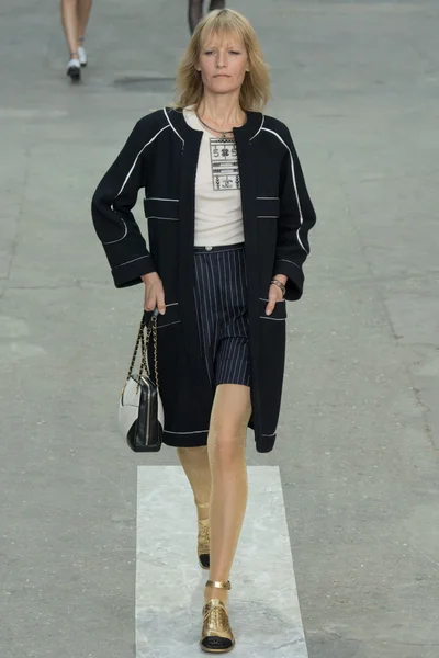 Look 43